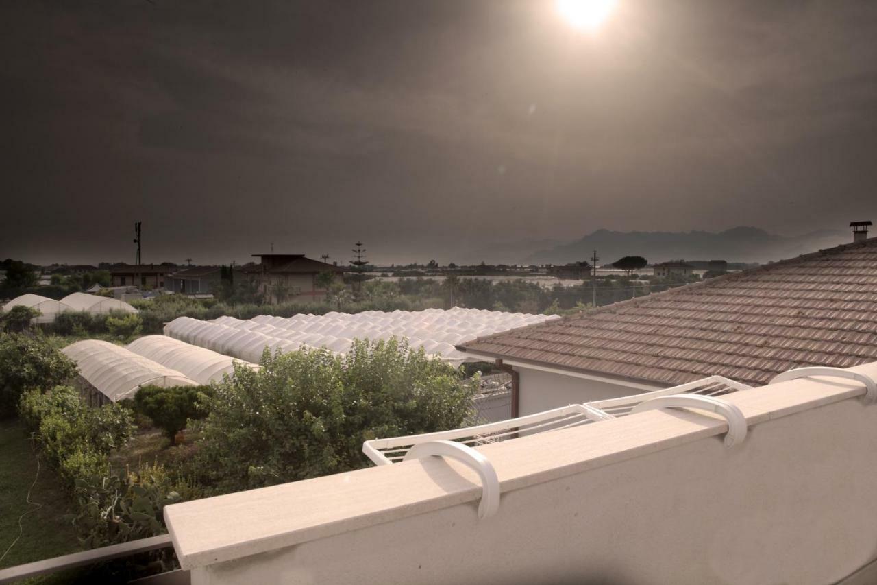 Villa Salerno casa indipendente con giardino zona Magazeno Pontecagnano Esterno foto